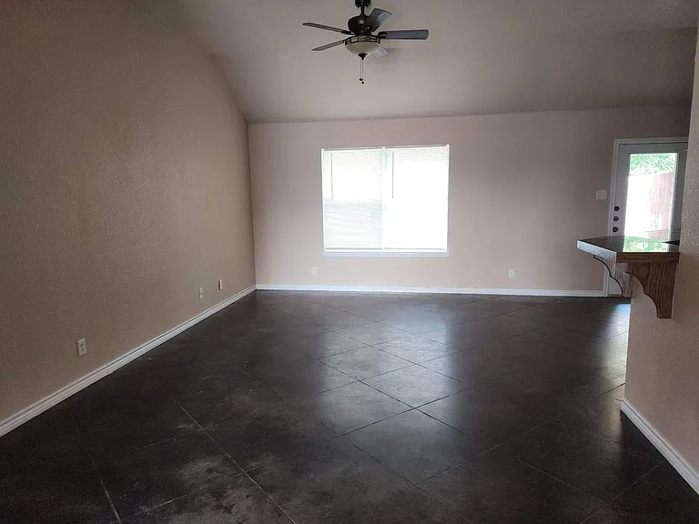 501 Straws Mill Rd — Photo 3