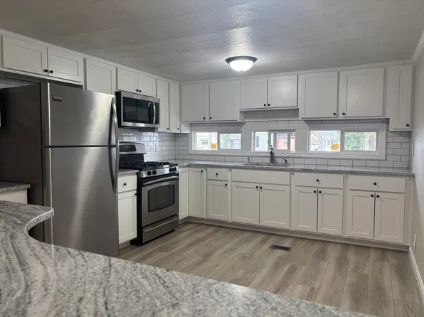 1346 Newport Ave #B17, Attleboro, MA 02703