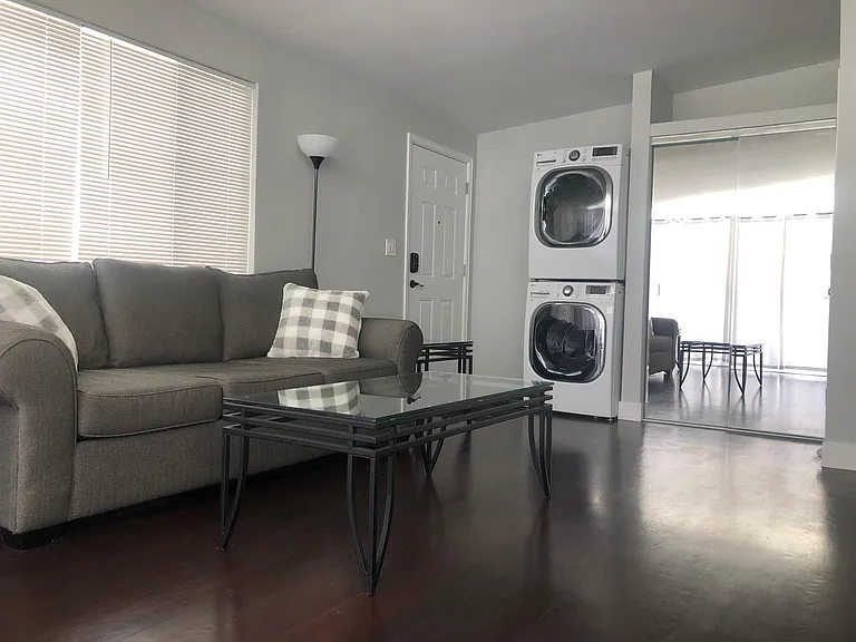 127 Laurel St — Photo 9