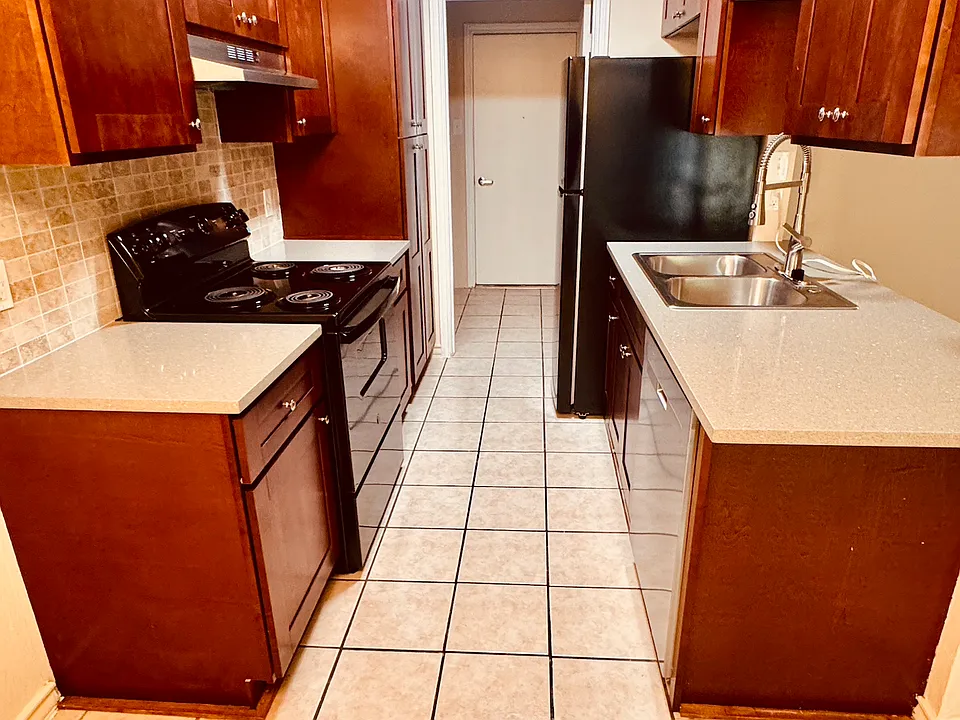 2309 Woodmont Trl