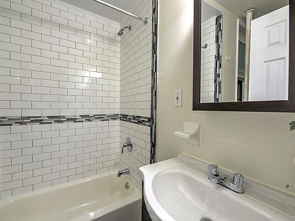 3rd image of 515 E 83rd St #4W