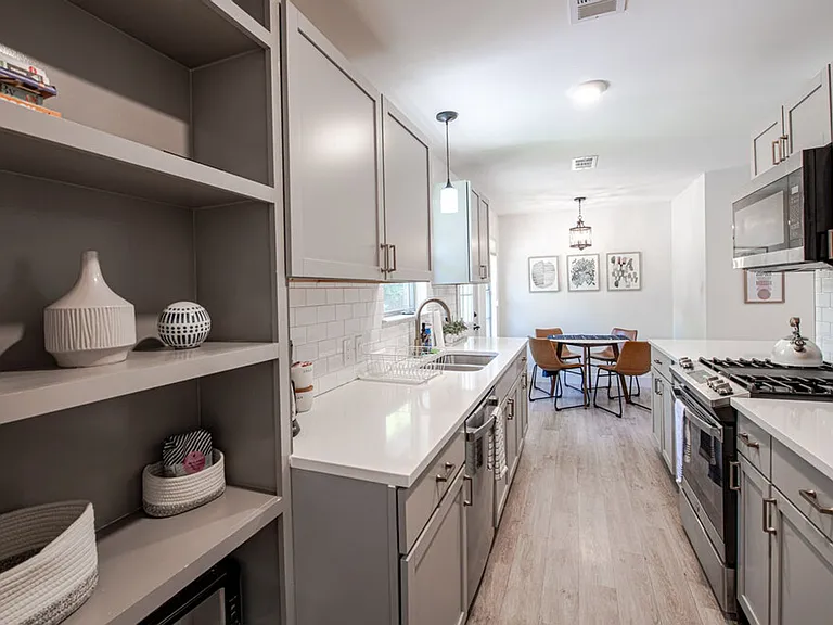 122 Havana St — Photo 10