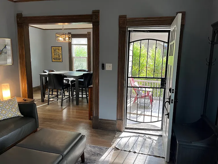 317 W Monument St — Photo 1