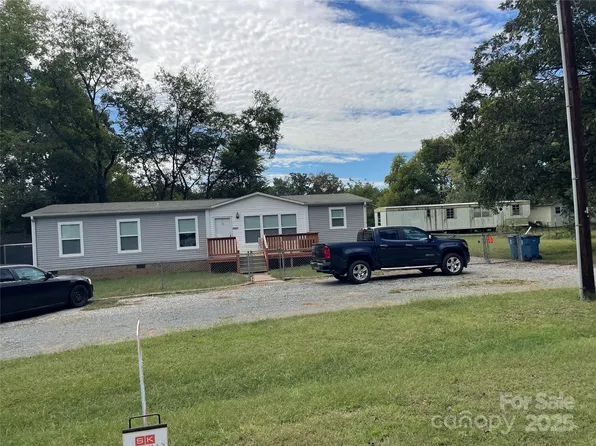 3907 Melissa Dr, Harrisburg, NC 28075