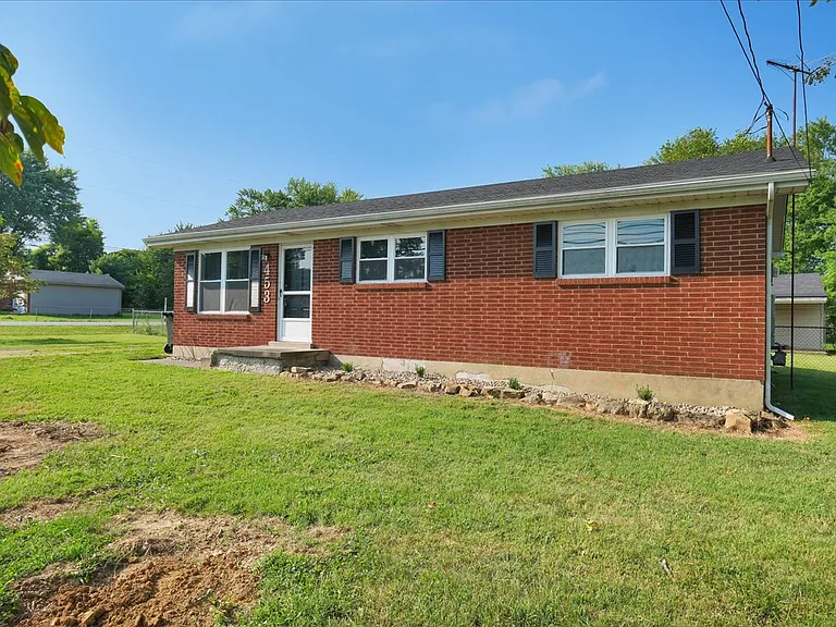 453 Flatlick Rd — Photo 2