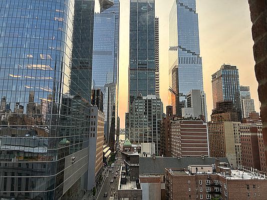3rd image of 360 W 30th St #13U