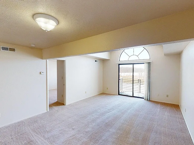 South Bridge Apartments — Photo 68
