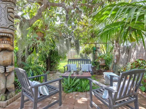 790 Avocado Ln, Carlsbad, CA 92008