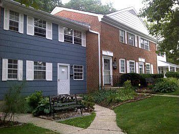1st image of 1205 Towne House Vlg