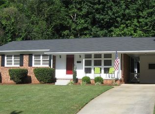 905 Honeysuckle Dr, Greensboro, NC 27408