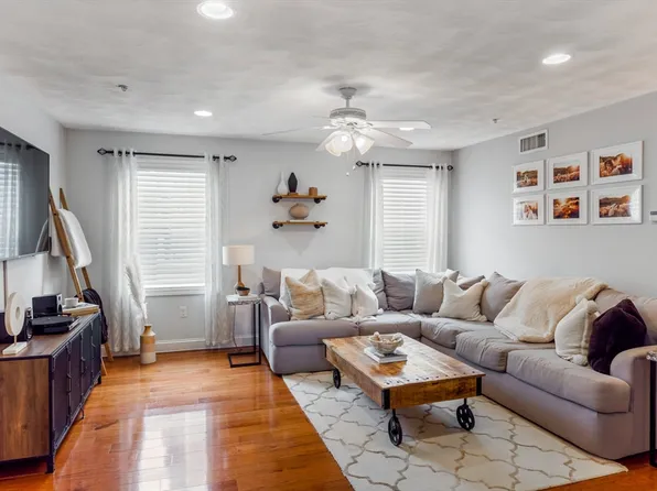 12 School St #1, Salem, MA 01970