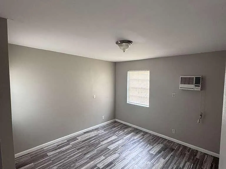 3309 Avenue S — Photo 11