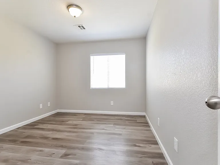 5232 Painted Pebble St — Photo 12