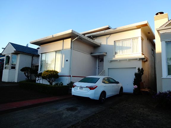 4th image of 56 Parkwood Dr