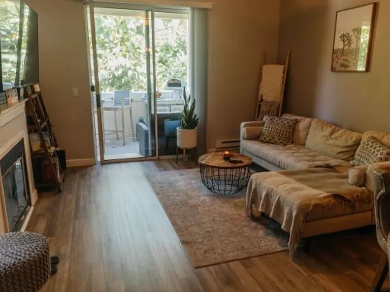 110 Everson Dr — Photo 4