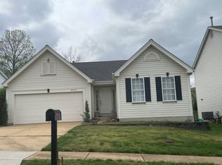 16755 Hickory Crest Dr, Ballwin, MO 63011