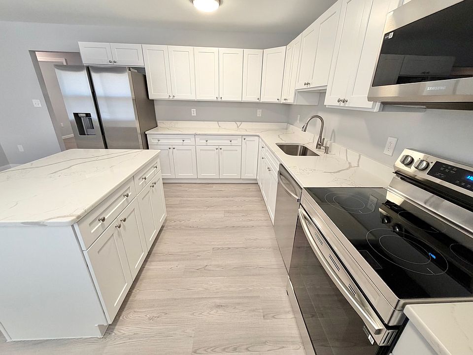 1st image of 530 Crest Ave