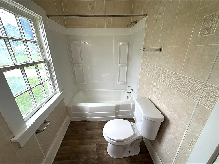 911 Camden Ave SW #2 — Photo 3