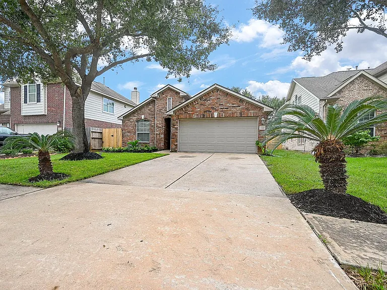 18518 Shadow Line Ct — Photo 1