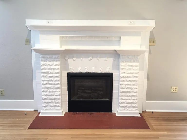Electric fireplace in livingroom.