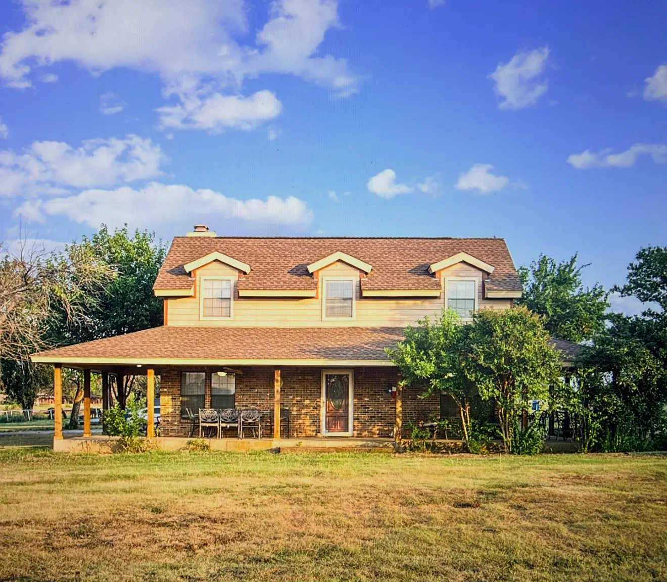 3 bed, 2120 sqft, $2,900 — Photo 1