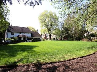 900 Gatehouse Ln, Columbus, OH 43235