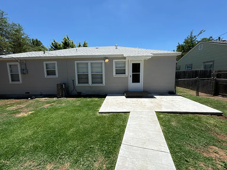 2608 38th St — Photo 10