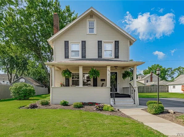 48 Regent St, Lockport, NY 14094