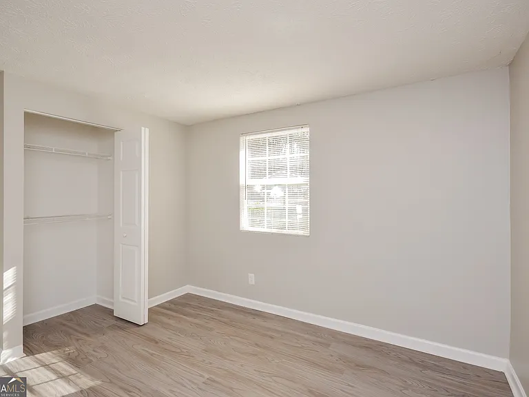 5176 Martins Crossing Rd — Photo 14