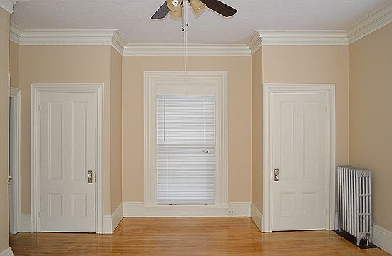 3rd image of 144 Essex St APT 1