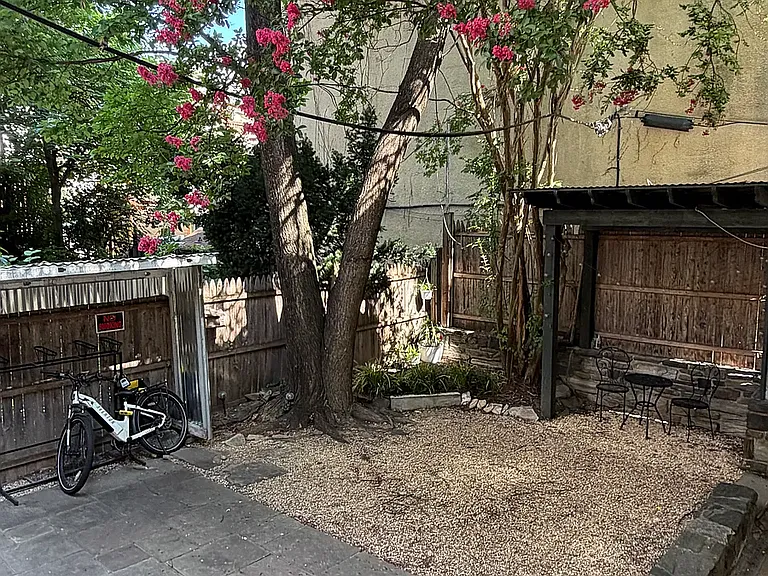 22 E Hamilton St — Photo 20