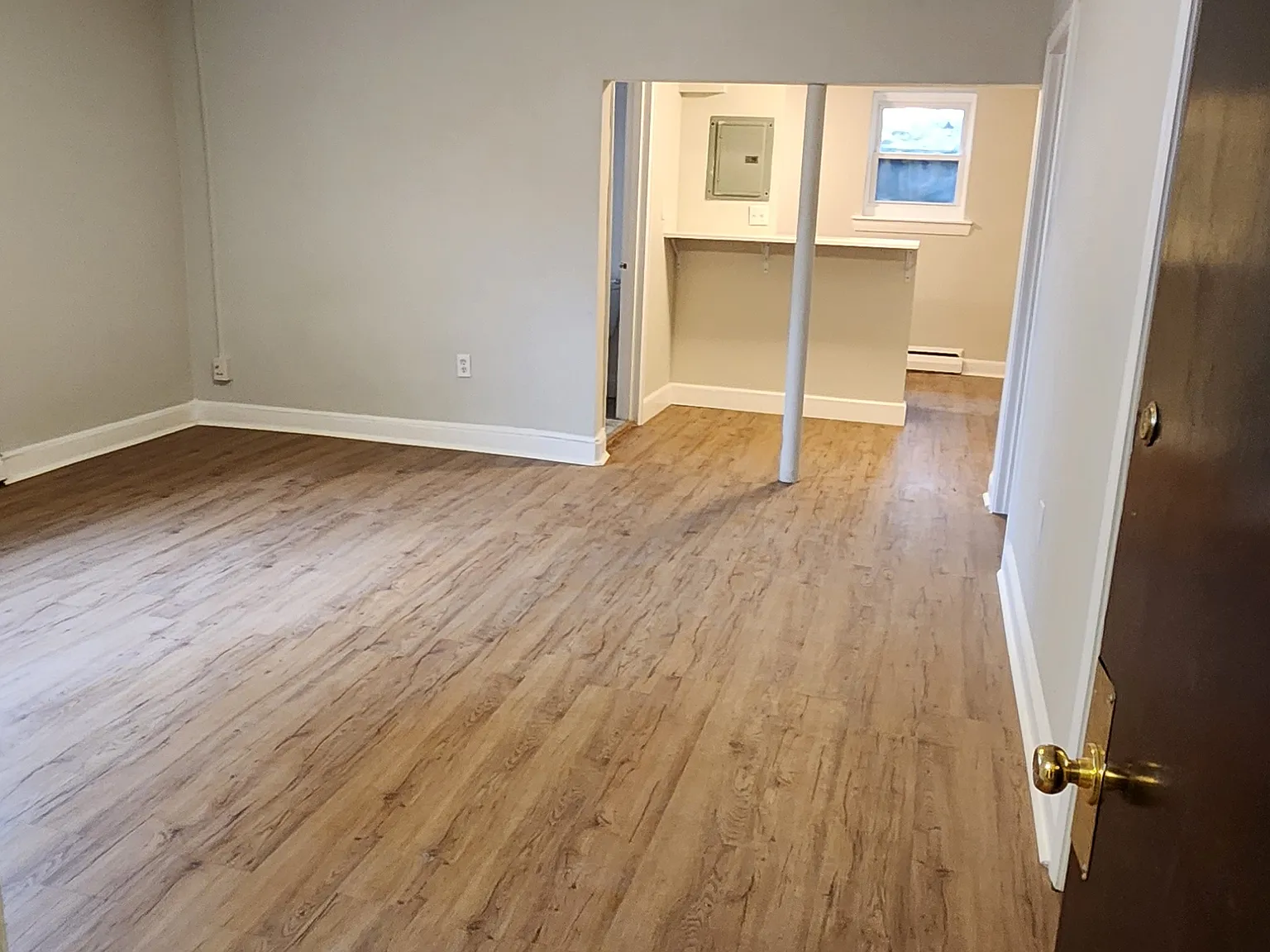 3 bed, 9999 sqft, $3,750 — Photo 4