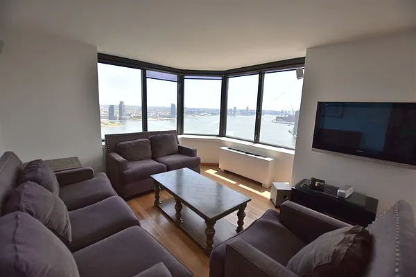 Rented by Luxury Habitat | media 1