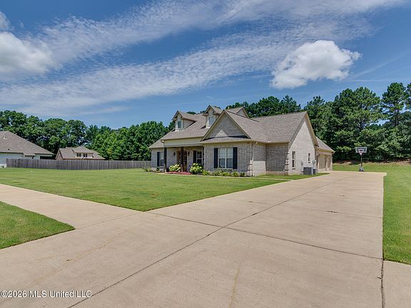 4th image of 3405 Scott Rd