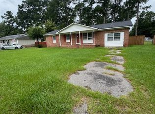 615 N Jackson St, Raeford, NC 28376