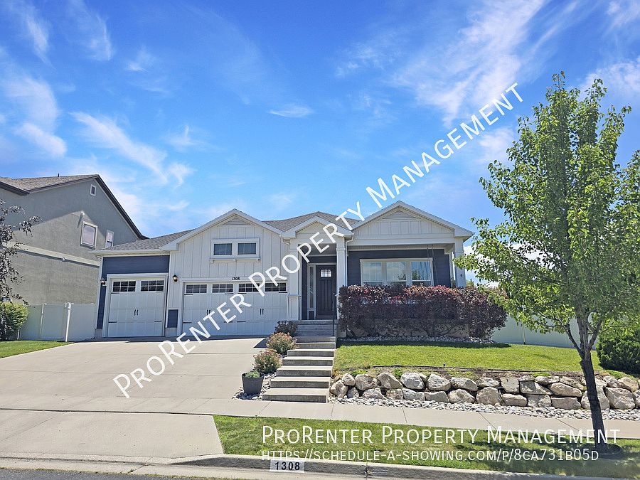 1st image of 1308 E Maple Way