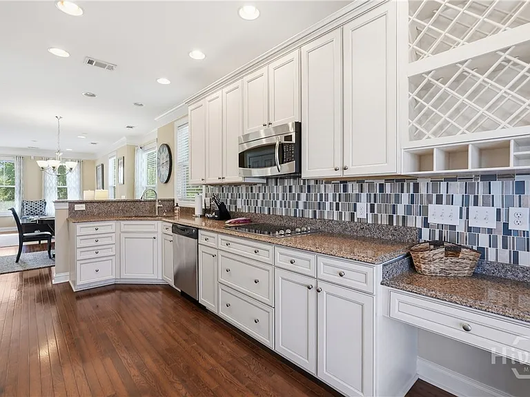 313 Lake View Dr — Photo 12