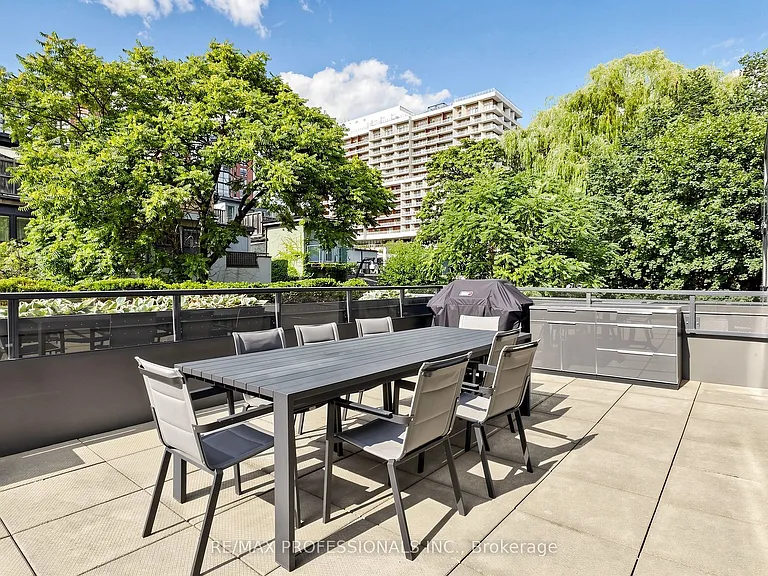 90 Niagara St #311 — Photo 27