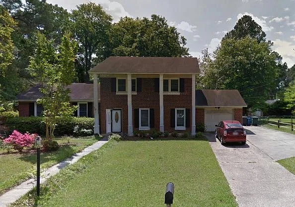 5 bed, 2.5 bath, 2200 sqft, $1,980 — Photo 1