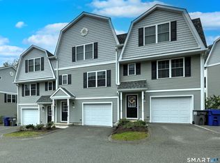 10 Barnum Ct #10, Bethel, CT 06801