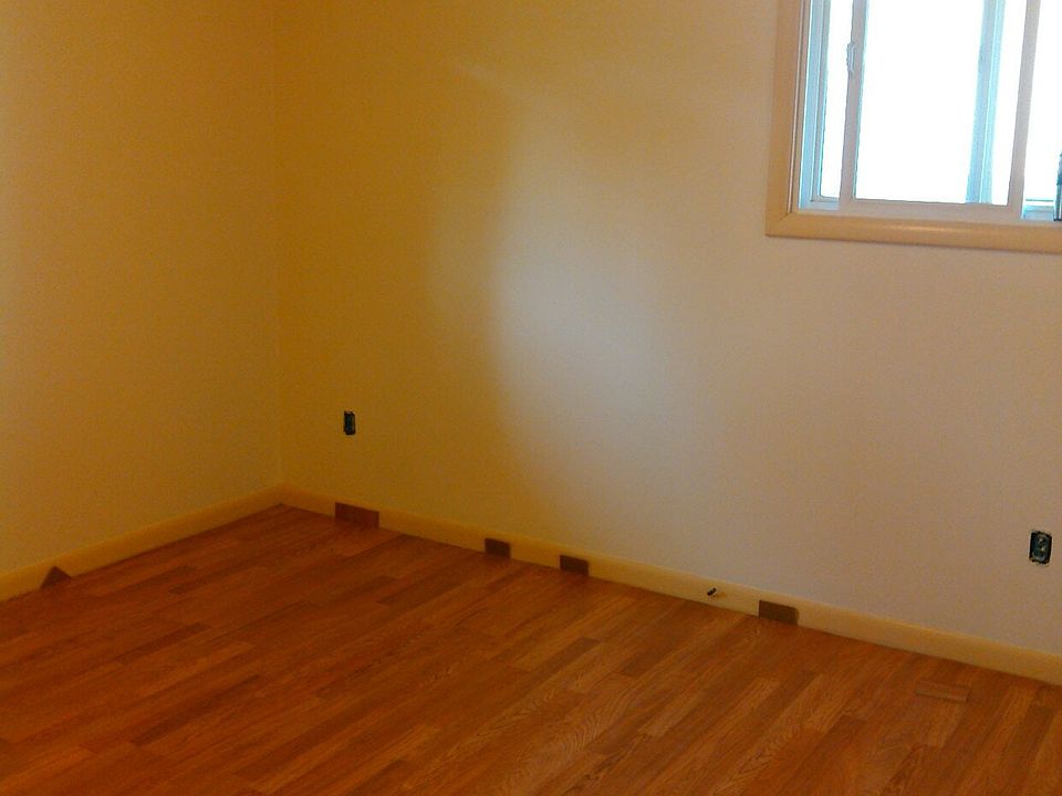 2nd image of 232 15th Ave S