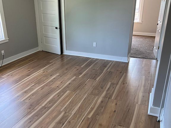 2nd image of 609 N Belmont Ave #1/2
