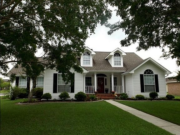 2nd image of 137 Ellen Dr