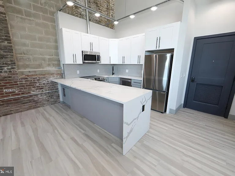 1810 E Venango St #506 — Photo 6
