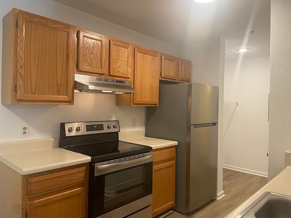 1st image of 428 Acorn Grove Ln #D