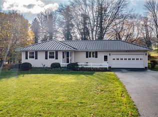 598 Lowell Dr, Macedon, NY 14502