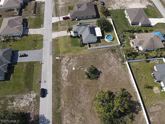 5th image of 2704 NW 8th Pl