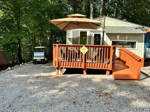 379 Gila Trl, Bracey, VA 23919