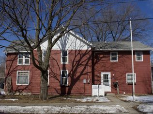 901 W 4th St, Dixon, IL 61021