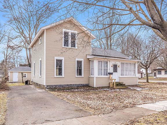 5th image of 202 E Plainwell St